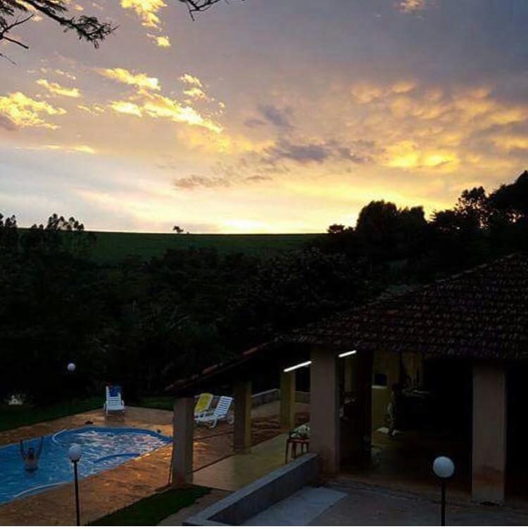 Pôr do sol sobre a sede